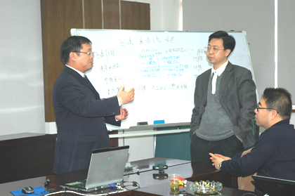 李光斗向潔麗雅提交營銷方案