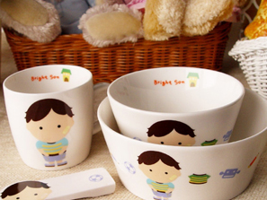 卡通餐具 為生活充色彩