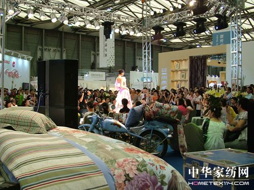 富安娜家紡新品走秀人氣旺