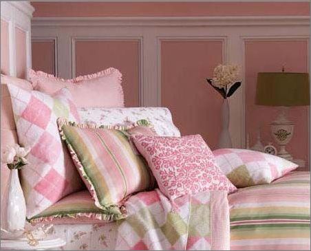 清新粉色床品營造高貴公主房