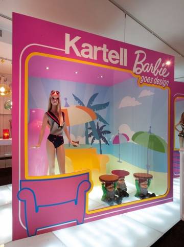 1 Kartell限量特別版芭比圓背扶手椅
