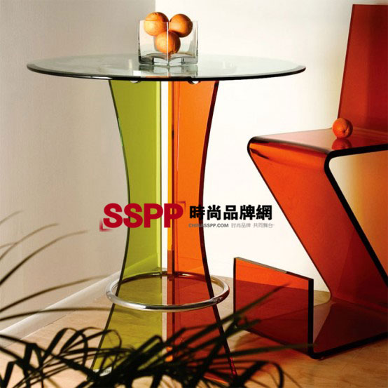 H.Studio設計彩色玻璃酒吧桌