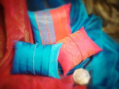 彩色布藝抱枕能發(fā)光的家紡品