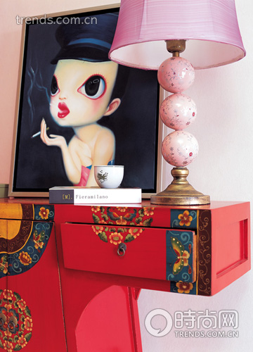 ׌�G��ɫ�ڼ��и��{����