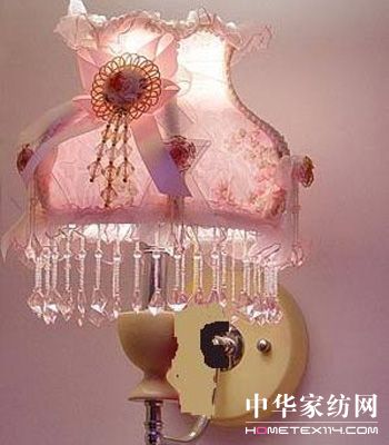 蕾絲壁燈扮靚時(shí)尚家居