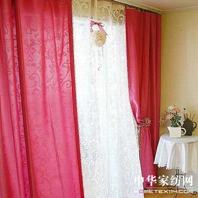 糖果色窗簾裝扮明亮臥室