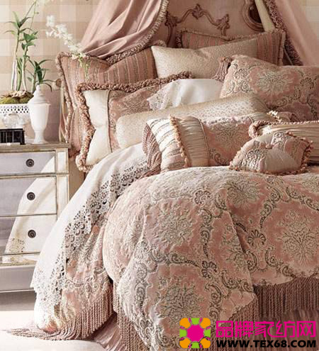 歐式床品彰顯臥室典雅華貴風