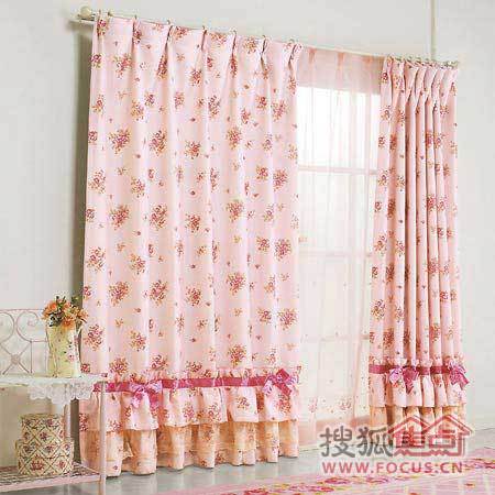 柔美窗簾展現家居迷人風采