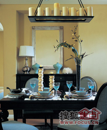 ��ɫ�Ҿ��c(di��n)������ɫ��