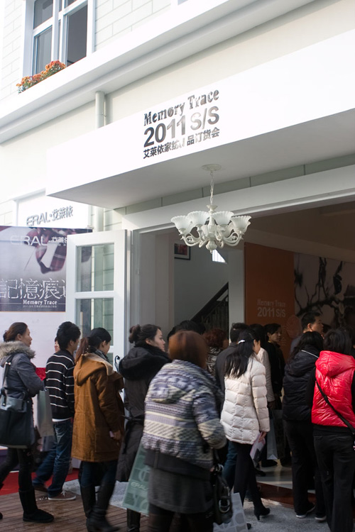 ���R����ӛ�������³��l