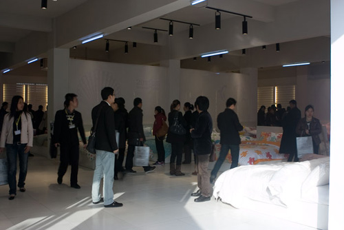 ���R����ӛ�������³��l