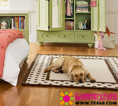 圓點地毯打造靚麗女孩房