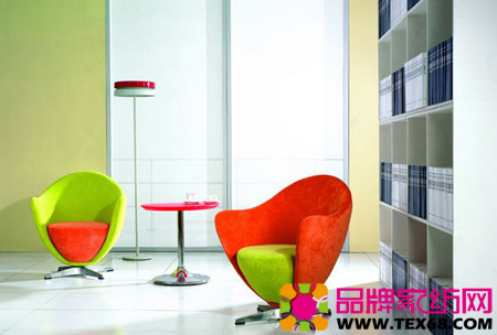 個(gè)性沙發(fā)給居室增添趣味