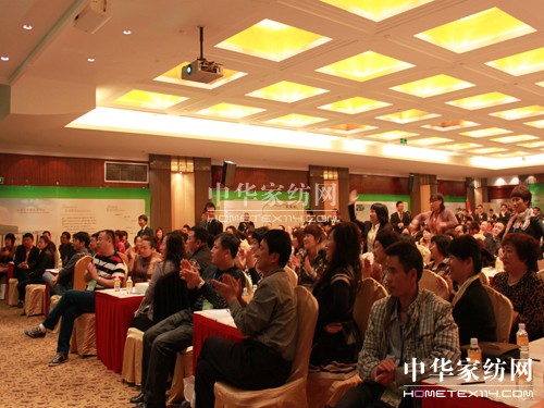 �μӉ�(m��ng)2012������Ʒ�l(f��)����(hu��)�sҫ��