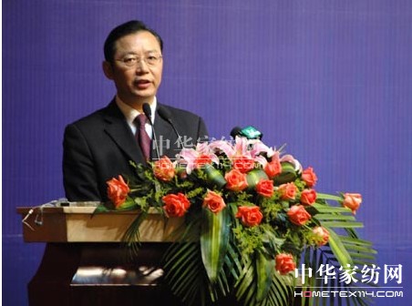 凌蘭芳從傳統到時尚的華麗轉身