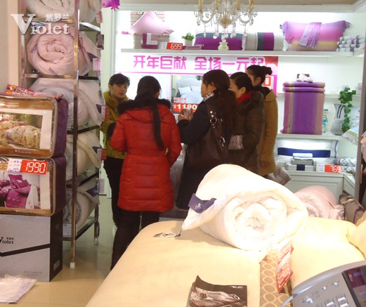 紫羅蘭邵東店“開年巨獻”活動正火熱進行