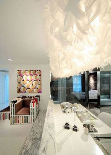 冷色調(diào)+淡彩成就通透舒適家園