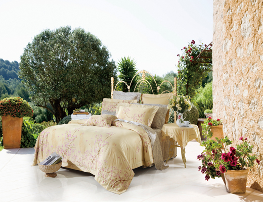 羅萊12春夏新品開啟優(yōu)雅浪漫之旅