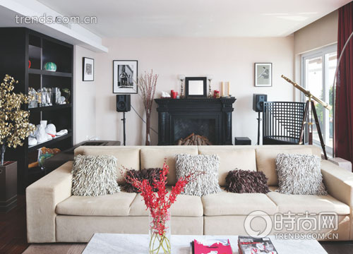 胡兵的黑白雙色空間