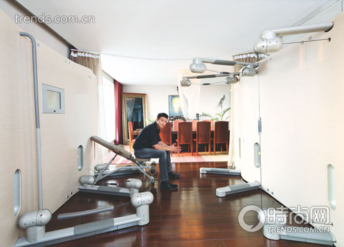 胡兵的黑白雙色空間