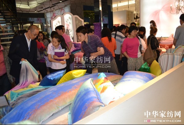 “潔同心贏未來”三聯(lián)家紡高峰論壇召開