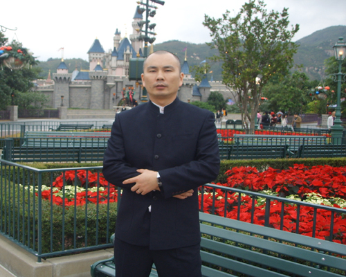 盛宇集團(tuán)副總裁廖寶輝接受中華家紡網(wǎng)采訪