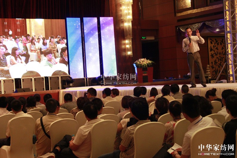 全國加盟商齊聚凱盛2012秋冬新品時尚發(fā)布會