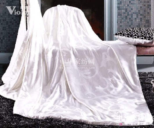 享受紫羅蘭帶來的夏日美好時光