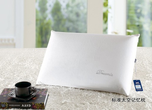 居夢萊家紡:晚上高枕睡覺有危害嗎?