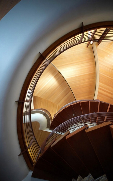 金屬線條的使用奇妙城市大宅賞析