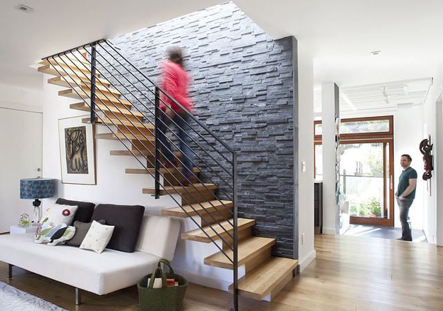 陽(yáng)光灑進(jìn)來(lái)簡(jiǎn)約自然溫馨家居