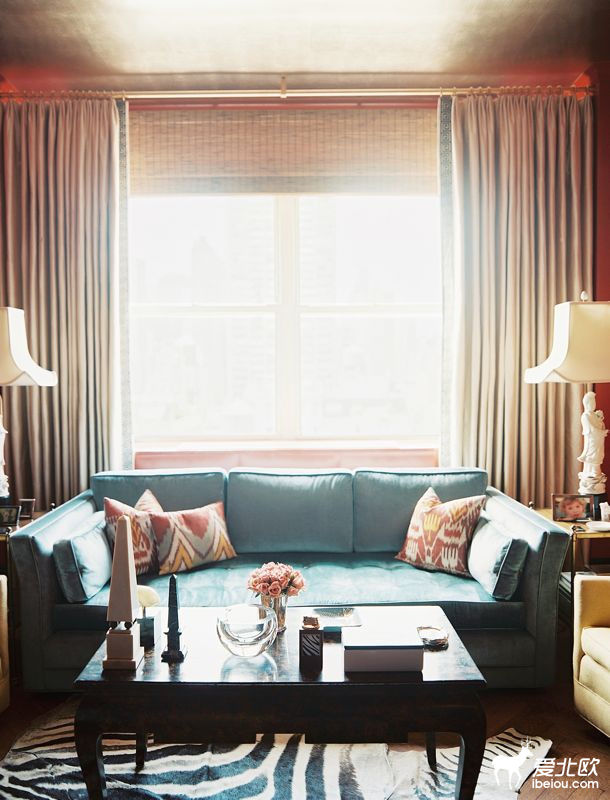 ���ɫ���e�y���µĎ׺Εr�м�