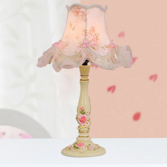 俏麗玫瑰臺燈點亮家居裝飾
