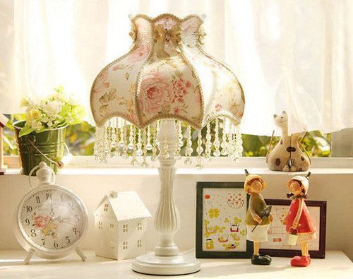 俏麗玫瑰臺燈點亮家居裝飾