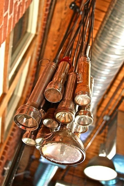 DYI達人變廢為寶舊物變身華美燈具