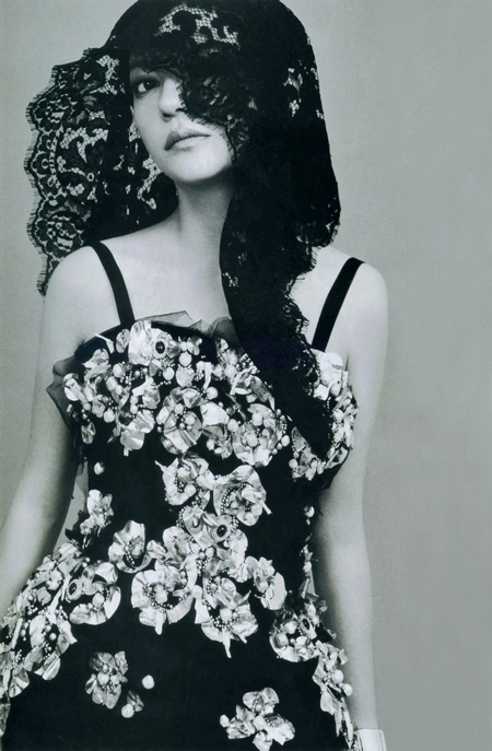 澳西奴代言人趙薇登悅己self12月封面