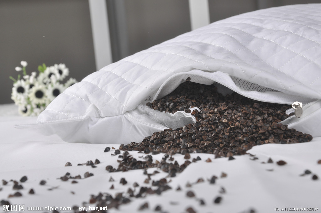 老年人枕頭最好選蕎麥枕