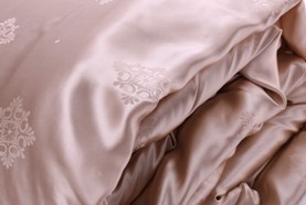 金蠶世家受邀出席世界養(yǎng)生大會(huì)