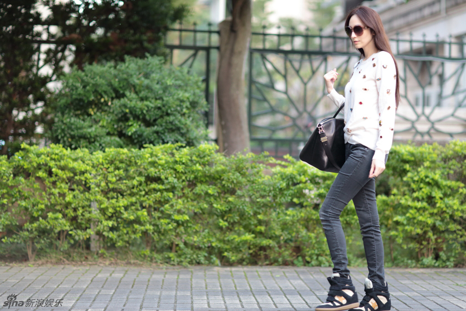 吳佩慈冬日私服照