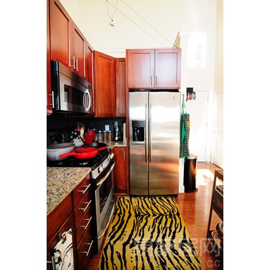 ���ռ{��ʡ���gLOFT���ͽk��ɫ��