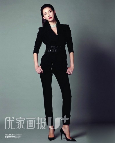 林志玲登雜志雪肌華服顧盼生輝