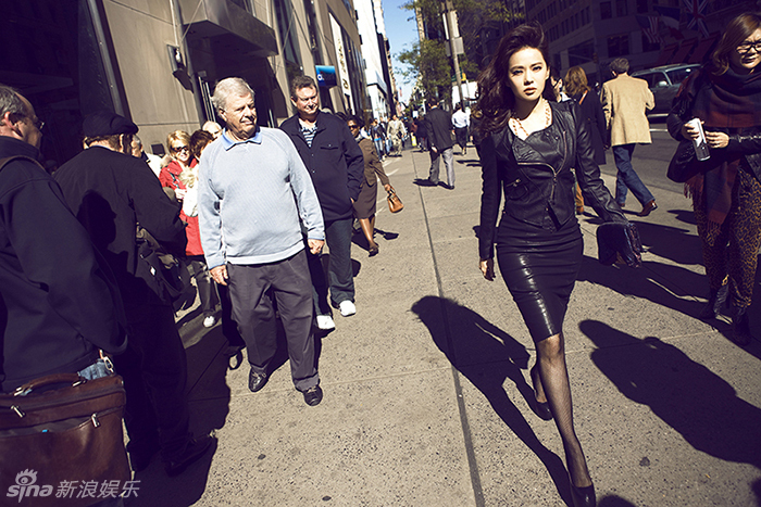 伊能靜硬派寫真新年傳遞正能量