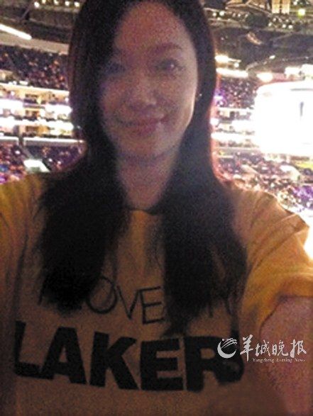 徐靜蕾疑陪黃立行看NBA