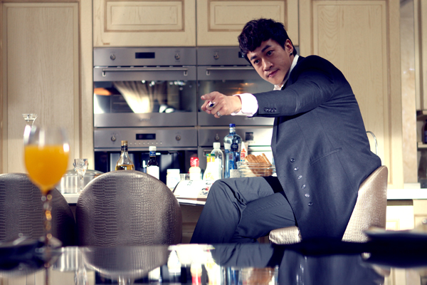 微電視劇《樂俊凱》片場何潤東對張鈞甯“痛下狠手”