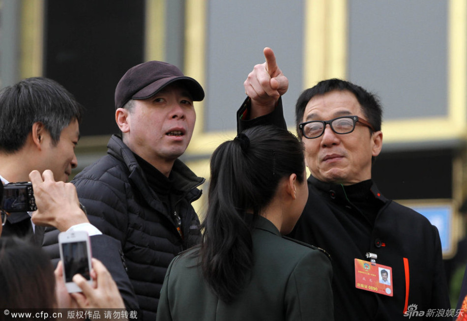 成龍張國立馮小剛開心合影