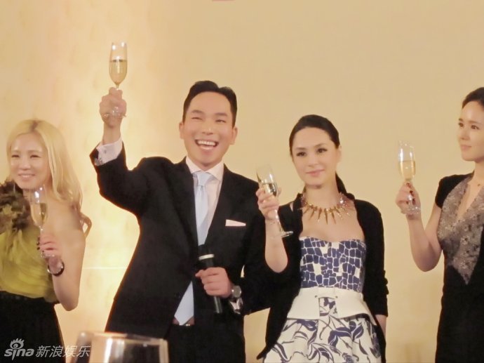 英皇春茗晚宴 溫碧霞艷壓全場