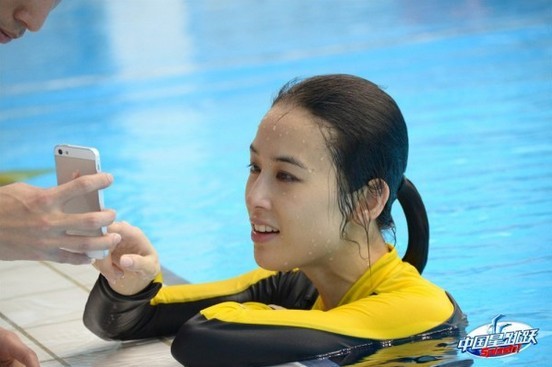 黃圣依"持外卡"回歸《星跳躍》