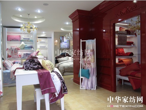 海聆夢直營銷售專賣店盛裝入市