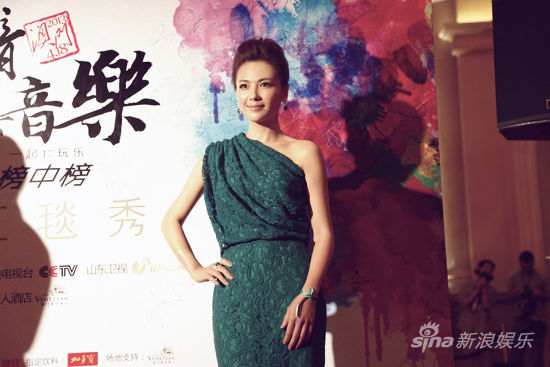 劉濤華麗亮相榜中榜 單曲首獲金曲獎(jiǎng)