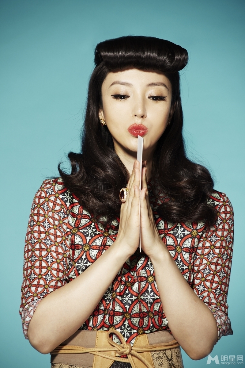 董璇秀美時尚寫真